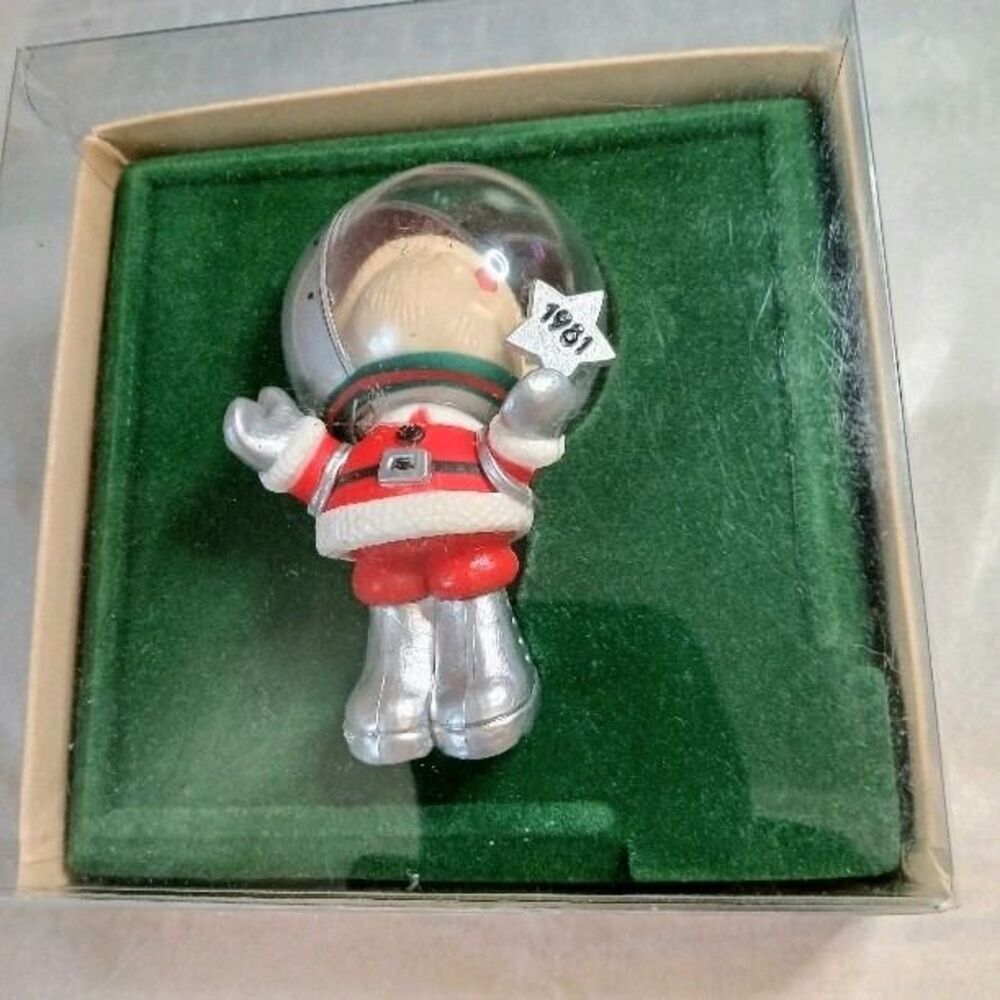 1981 Hallmark Handcrafted Space Santa Christmas/Xmas Ornament QX4302 W/Box
